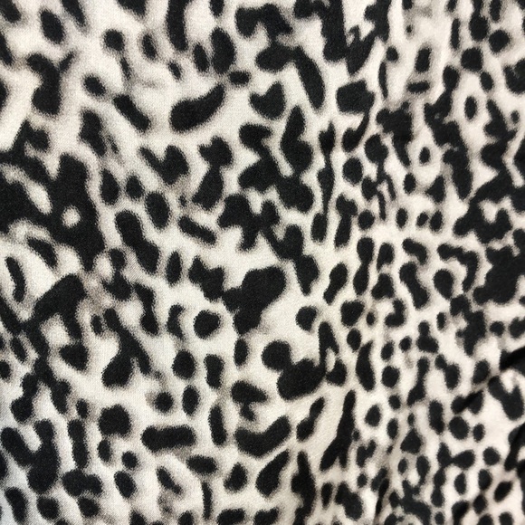 AK Anne Klein Leopard Cheetah Print Sleeveless Ruffled Top - Picture 7 of 8